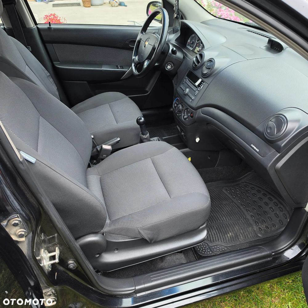 Chevrolet Aveo - 13