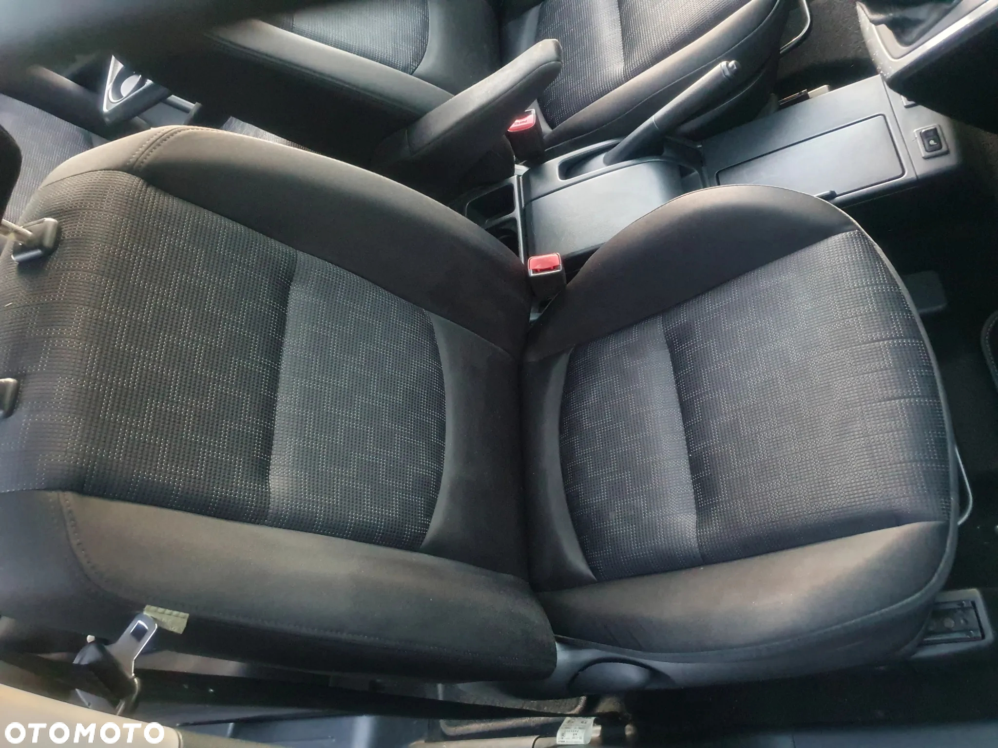Mazda 5 2.0 Exclusive - 23