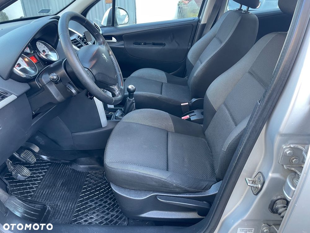 Peugeot 207 HDi FAP 92 Forever - 9