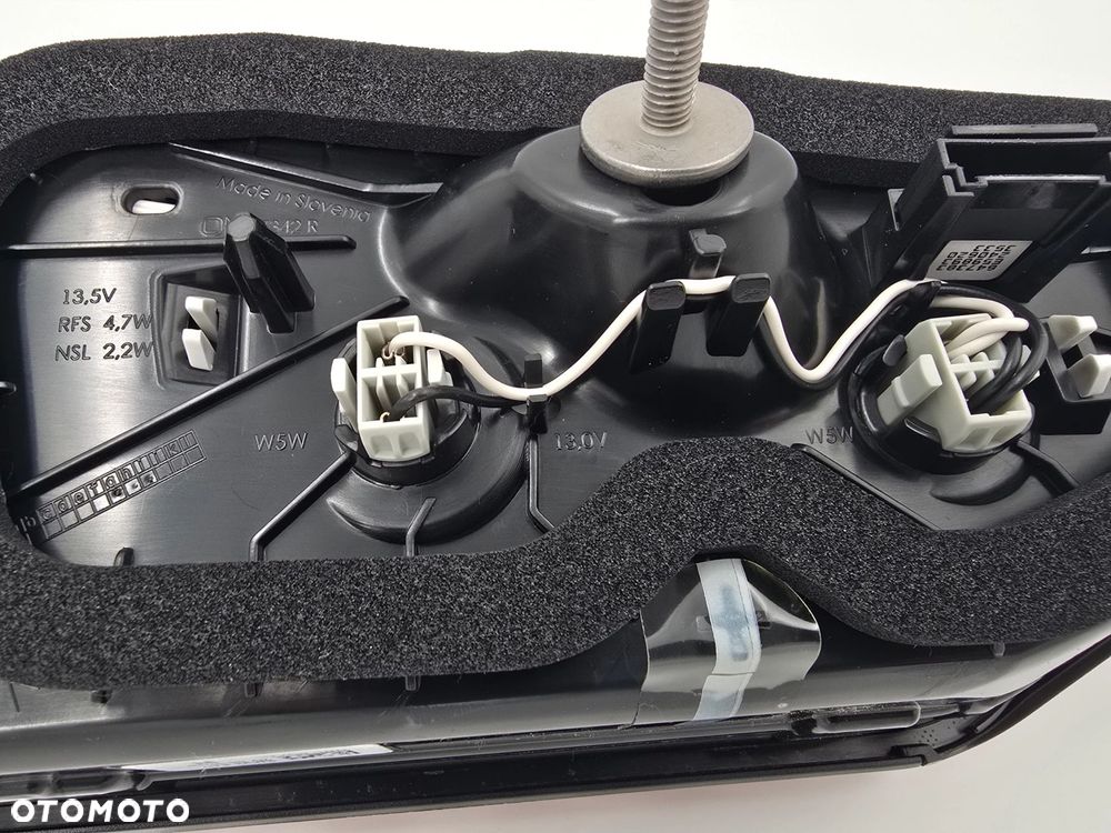 ORYGINALNA NOWA LAMPA PRAWA TYLNA BAGAŻNIKA BMW F40 7467902 - 5