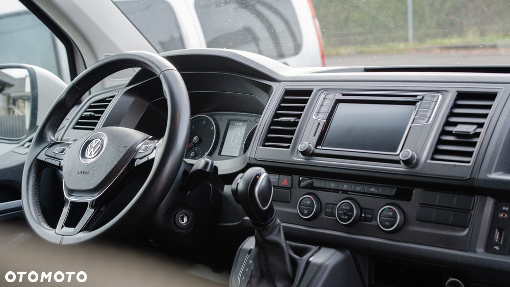 Volkswagen Caravelle - 6