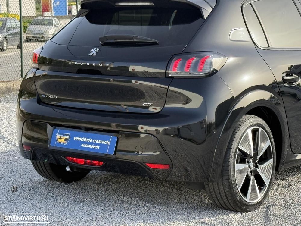 Peugeot e-208 GT - 11