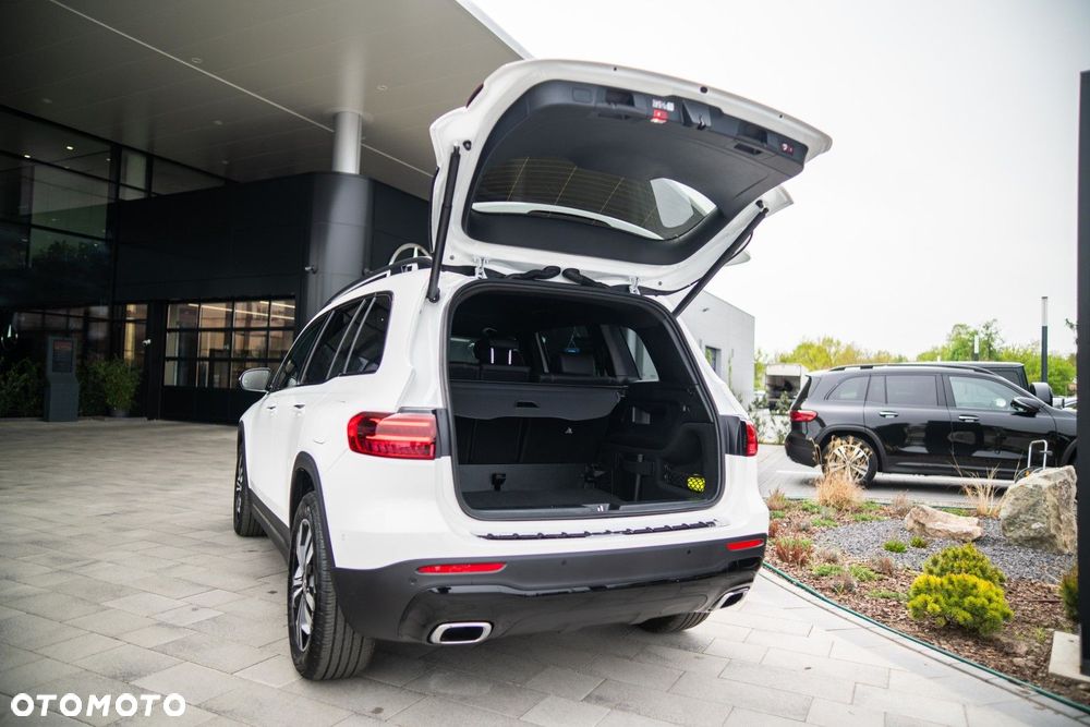 Mercedes-Benz GLB - 26