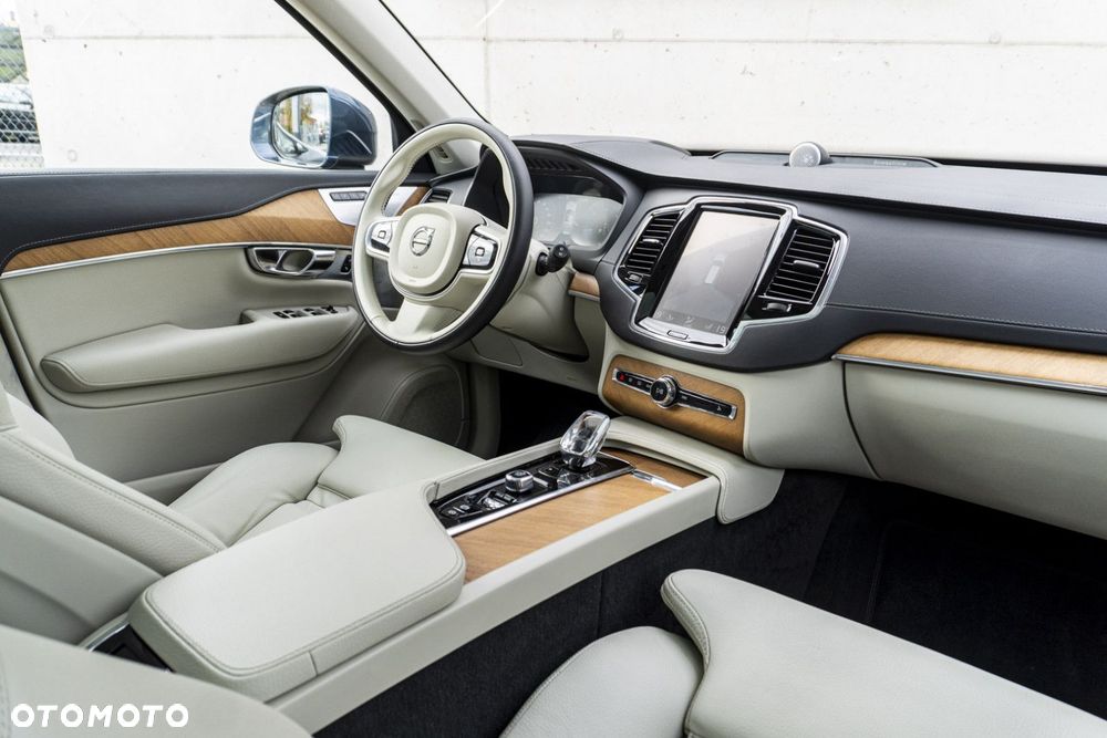 Volvo XC 90 - 10
