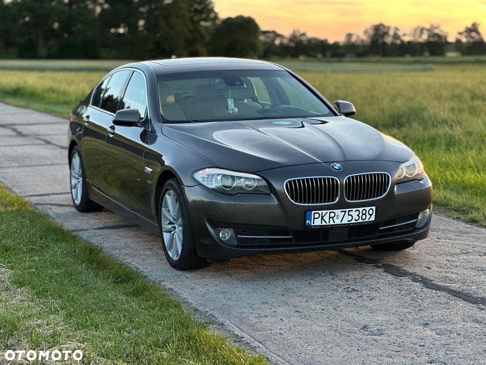 BMW Seria 5 525d xDrive - 9