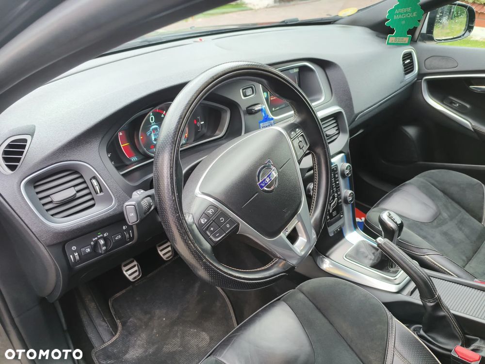 Volvo V40 D4 Drive-E R-Design Summum - 11
