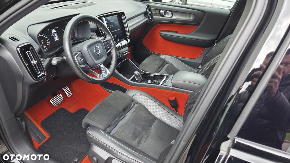 Volvo XC 40 D4 AWD R-Design (Intro Edition) - 7