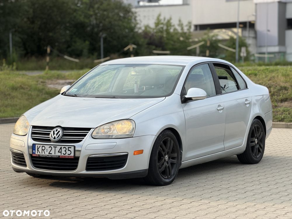 Volkswagen Jetta - 1