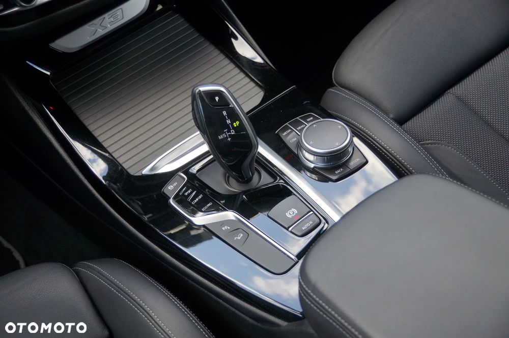 BMW X3 xDrive20d - 18