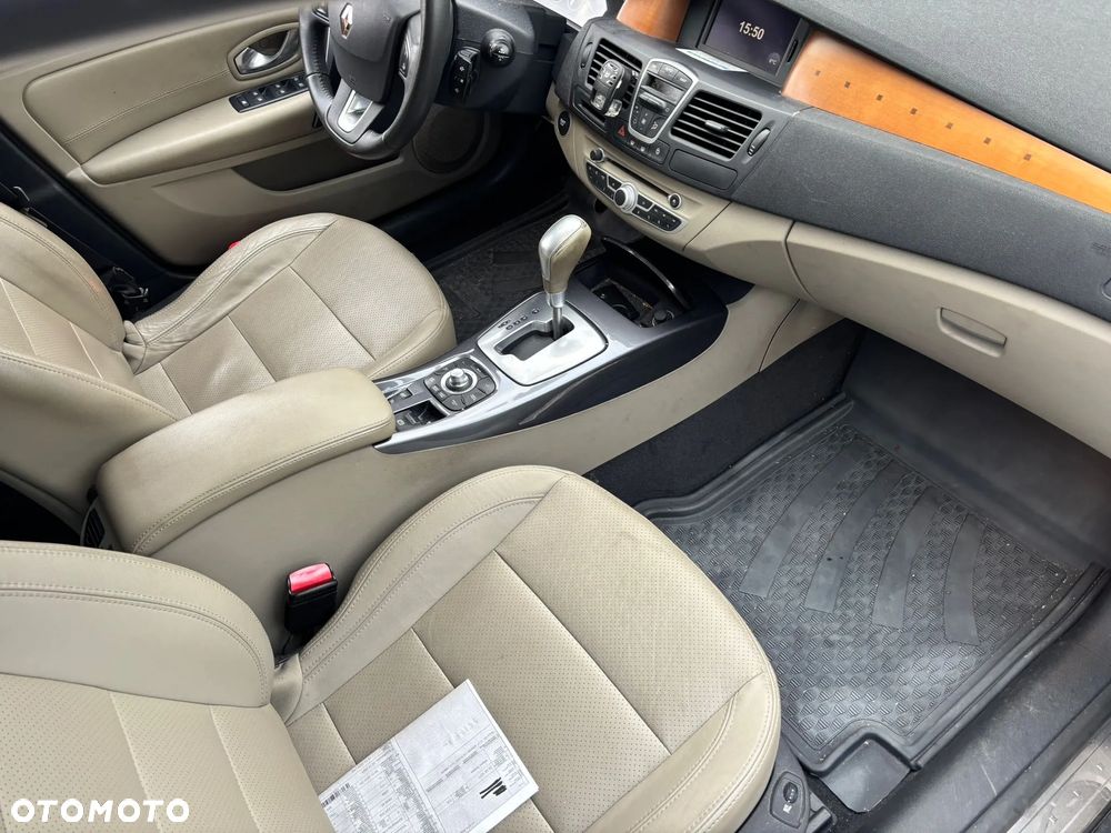 Renault Laguna V6 dCi 235 FAP Initiale - 10