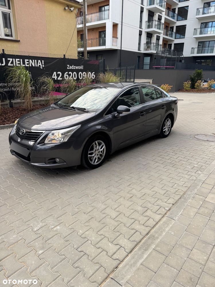 Toyota Avensis - 10