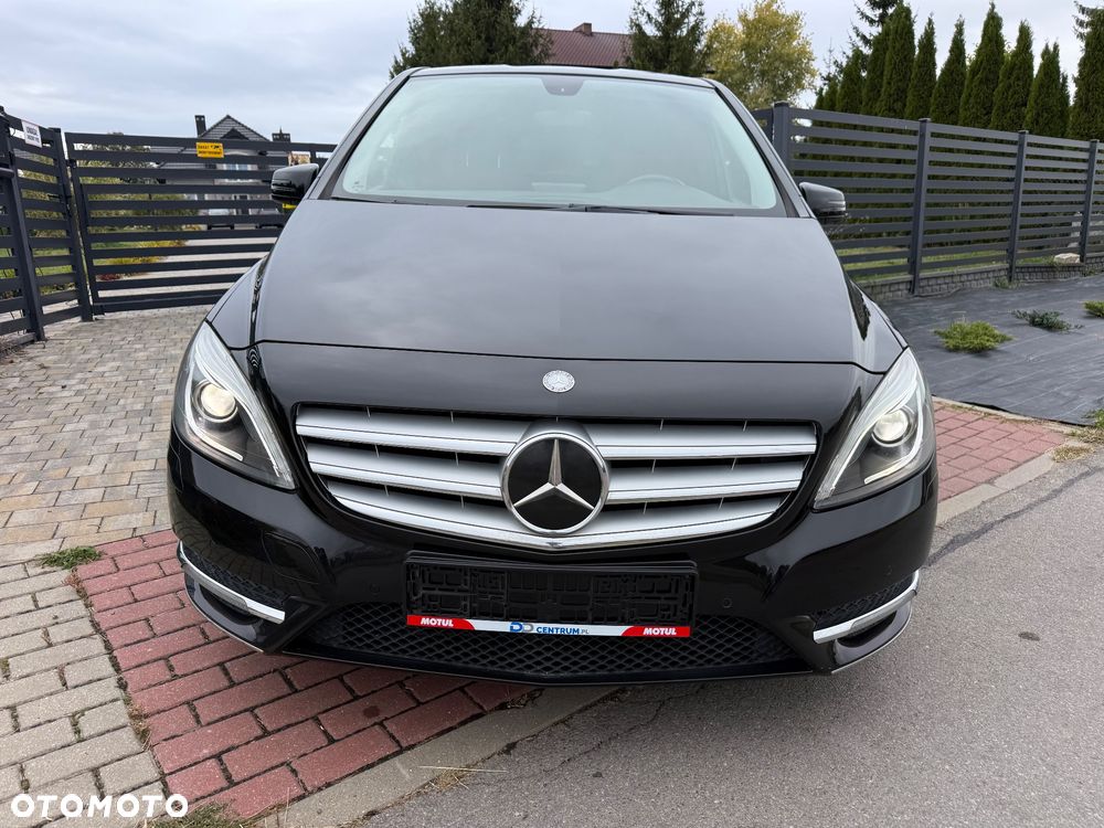 Mercedes-Benz Klasa B 180 7G-DCT UrbanStyle Edition - 12