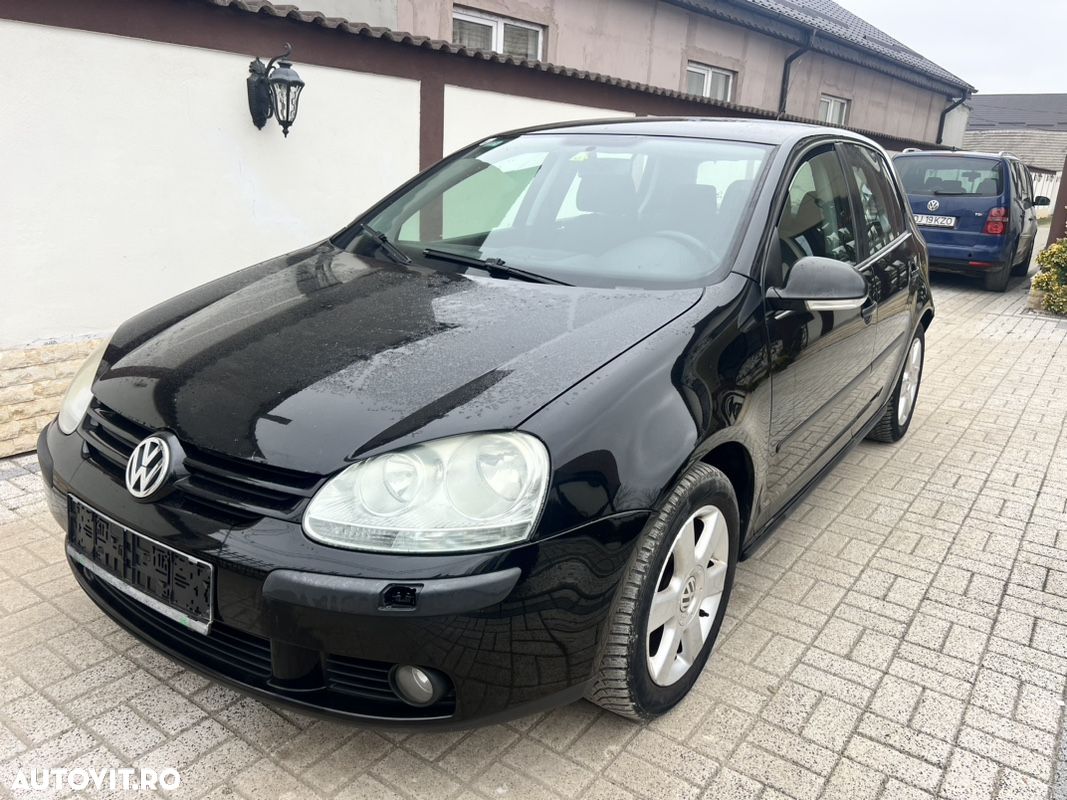 Volkswagen Golf - 1