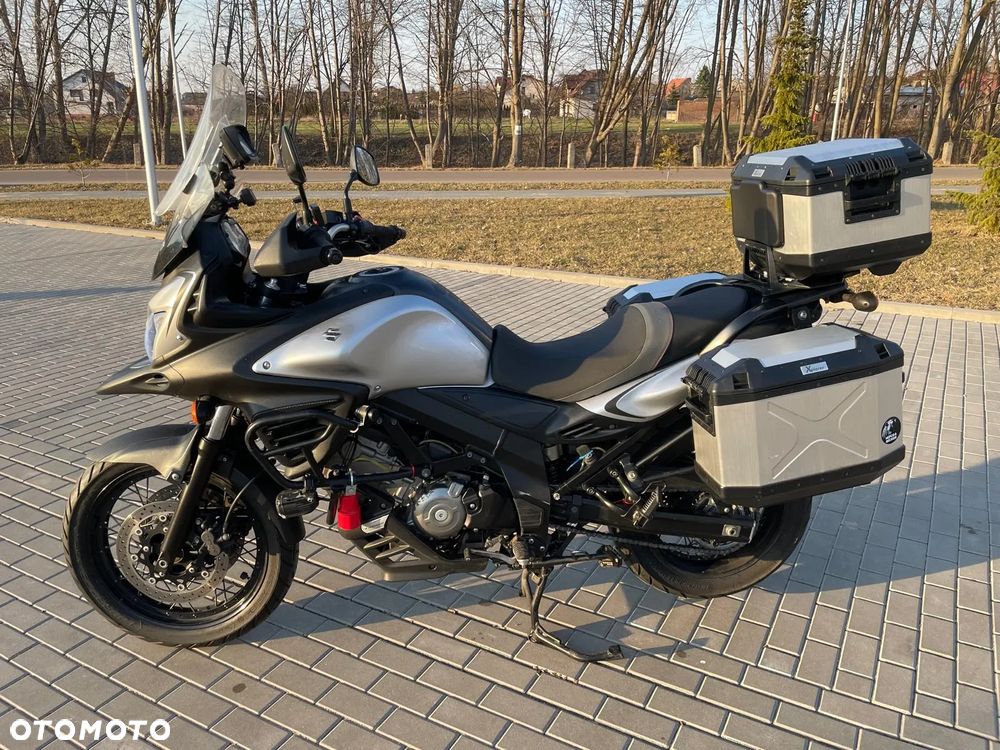 Suzuki V-STROM - 10
