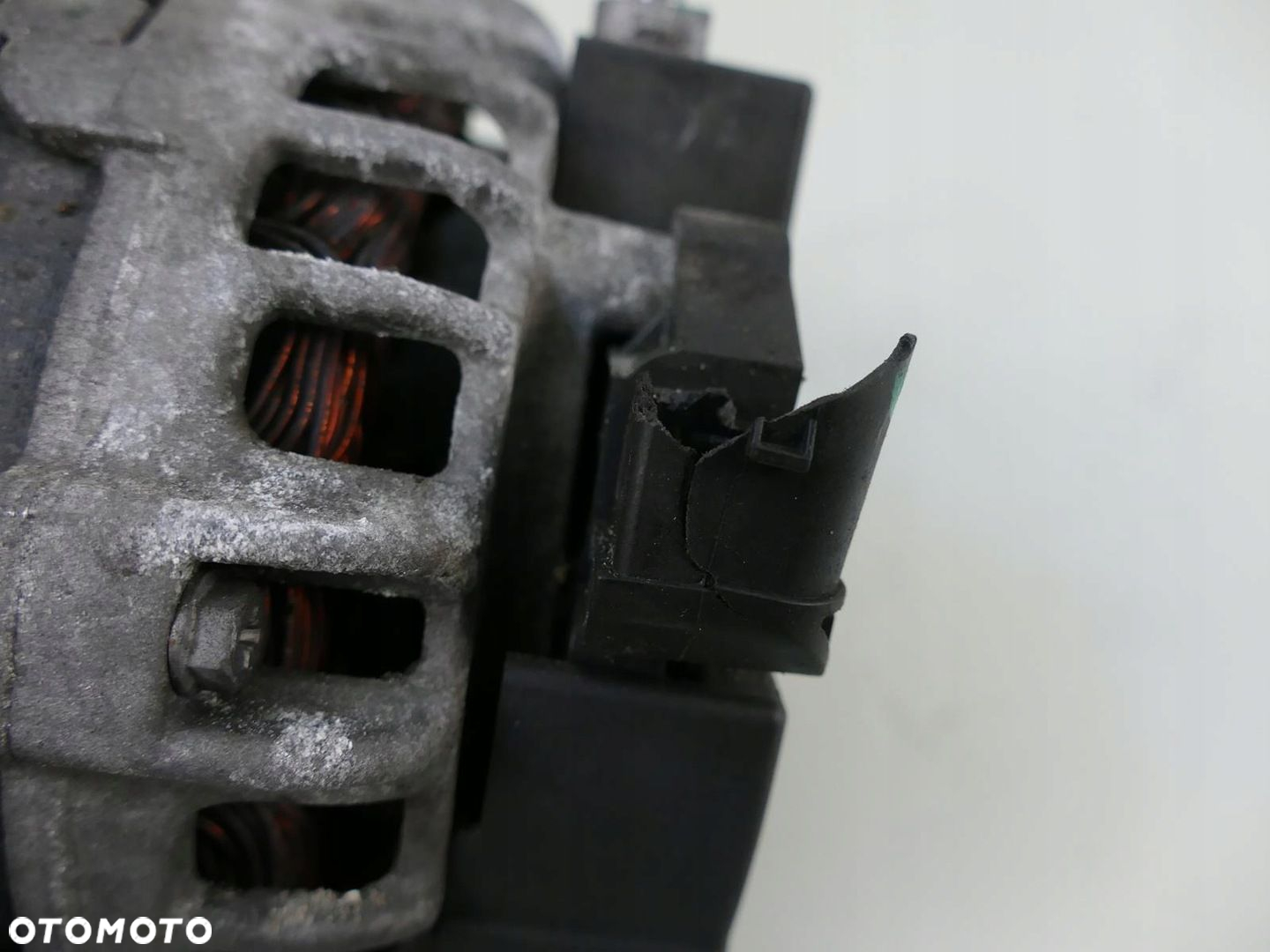 VOLVO XC60 I LIFT 2.4 D5 ALTERNATOR S60 V60 - 4