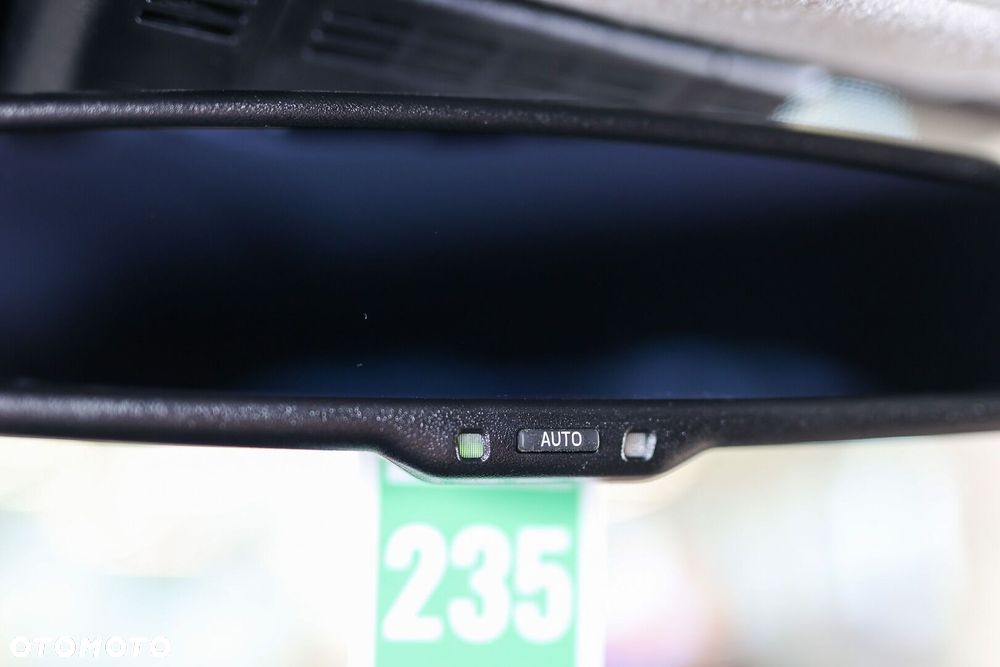 Toyota Yaris Hybrid 1.5 Style - 41