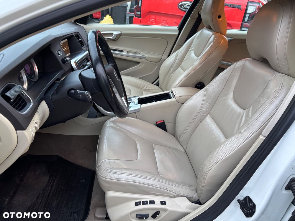 Volvo V60 - 11