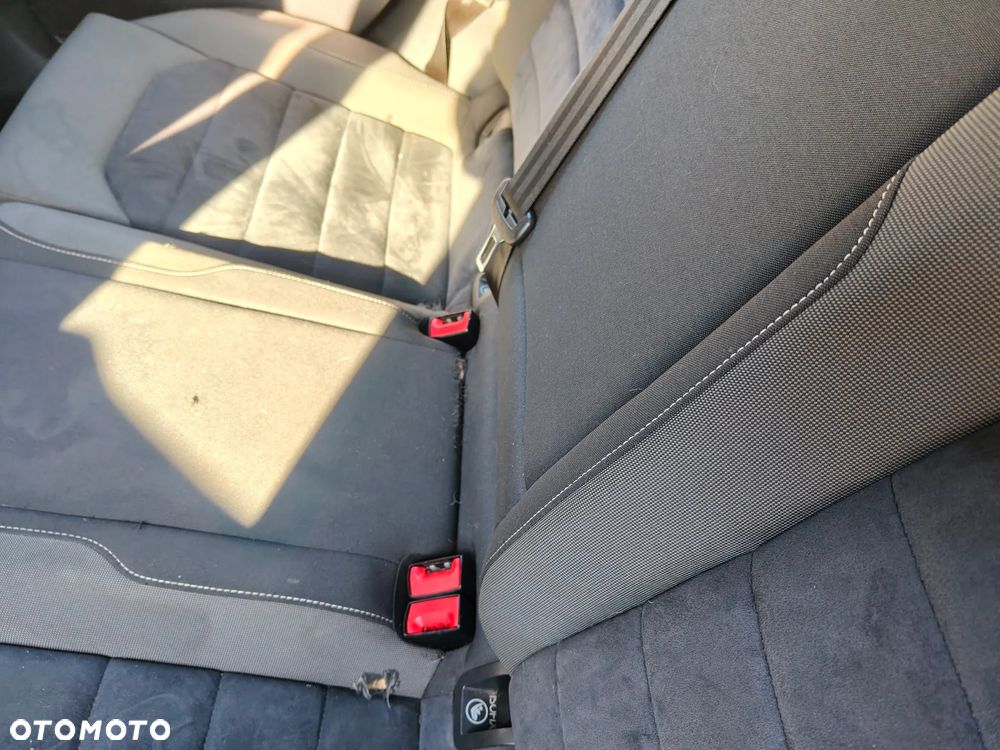 Volkswagen Golf - 18