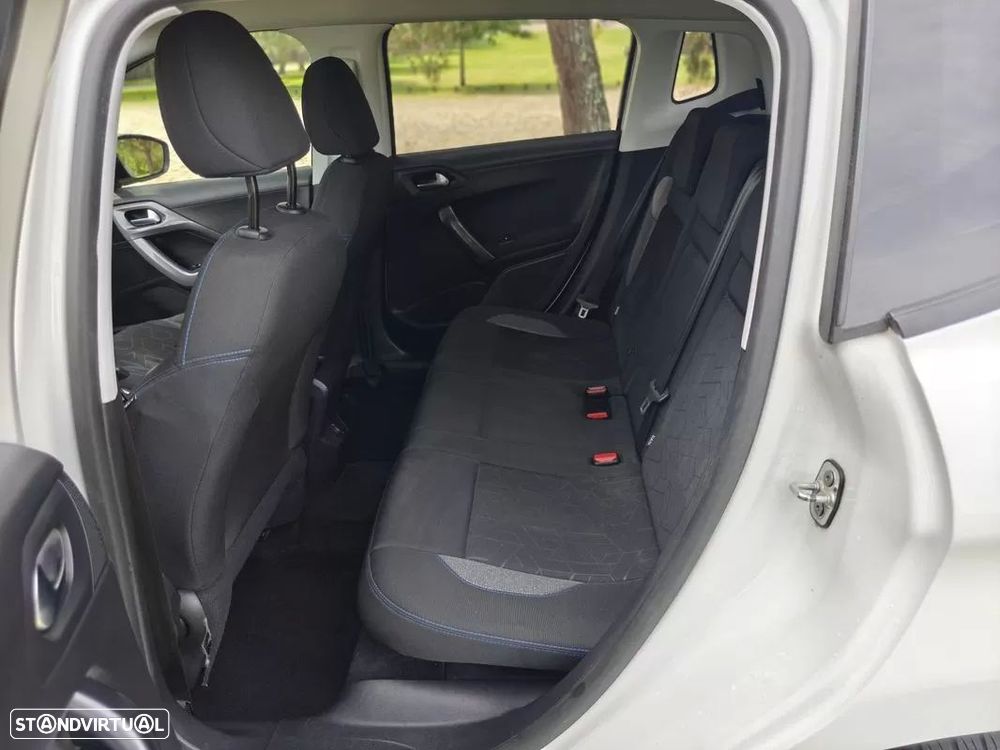 Peugeot 2008 1.2 PureTech Style — fotografia 14