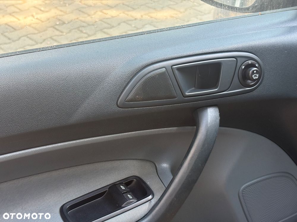 Ford Fiesta 1.25 Ambiente - 14