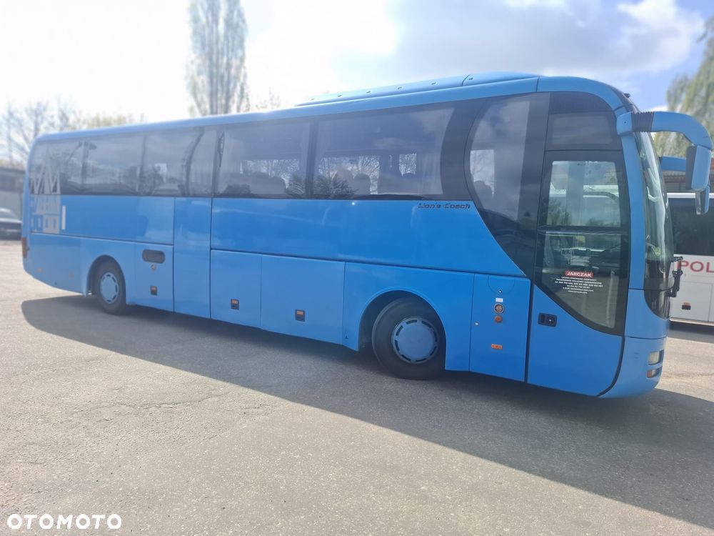 MAN LION'S COACH - 5