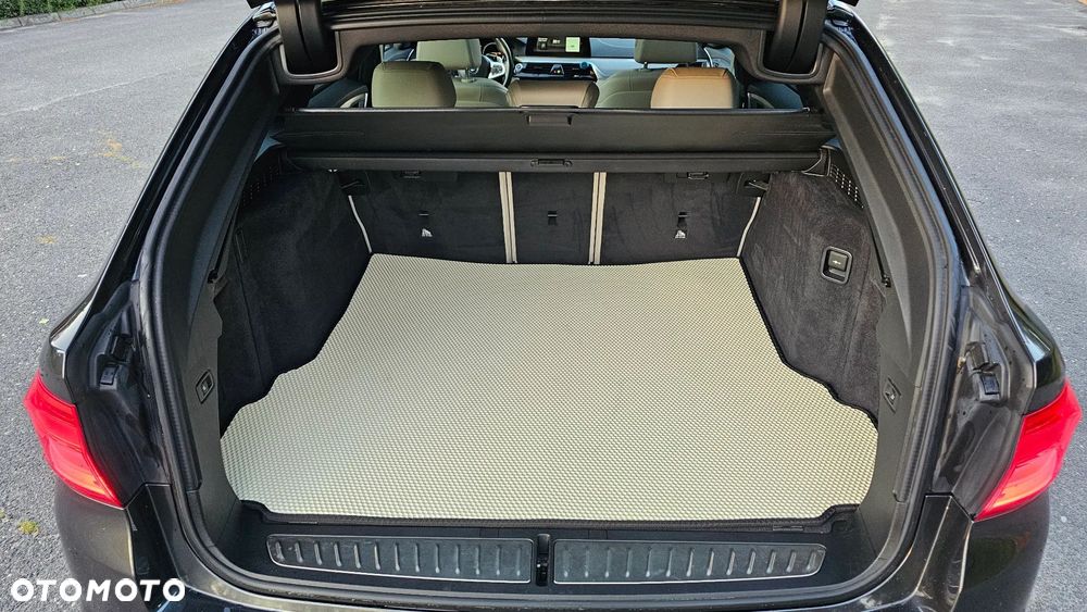 BMW Seria 5 520d xDrive - 12