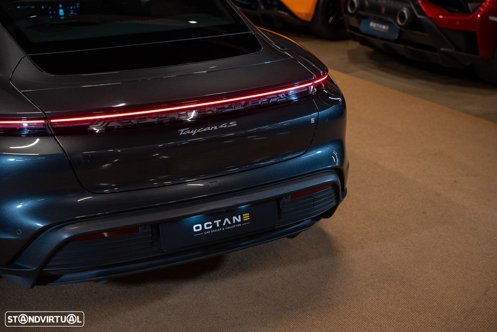 Porsche Taycan 4S - 8