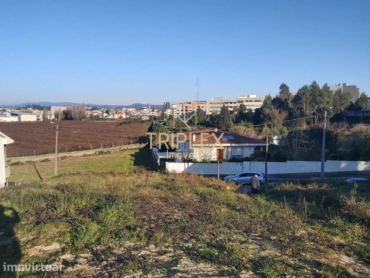Terreno com vistas desafogadas, Uma ou Duas Moradias - Grande imagem: 2/9