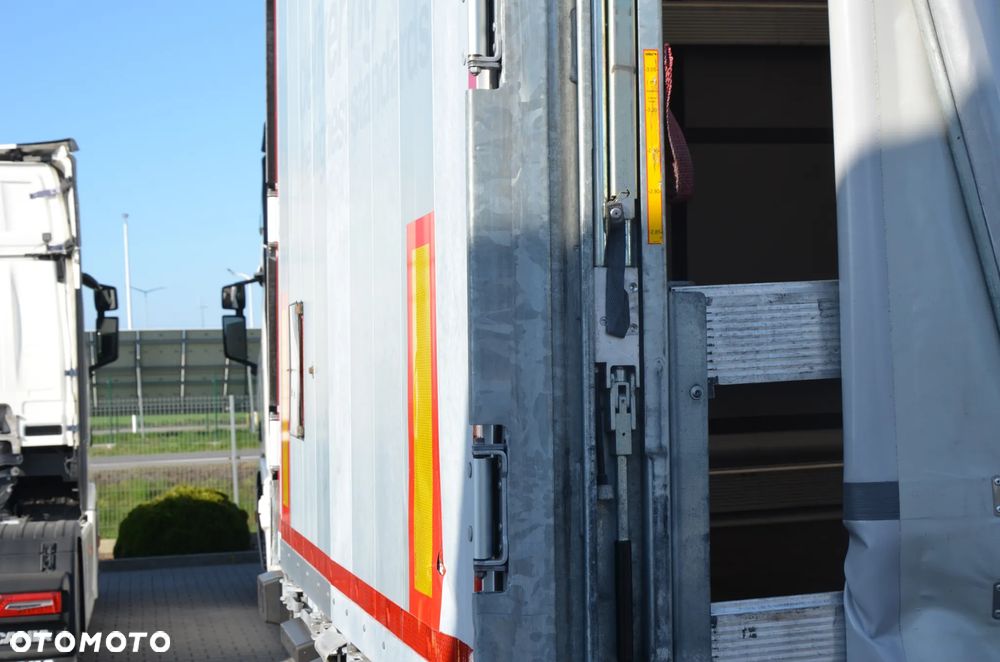 Schmitz Cargobull VARIOS / 2 POZIOMY JAZDY / OŚ PODNOSZONA / DACH POD. /  CODE XL / OCYNK 3671 - 20
