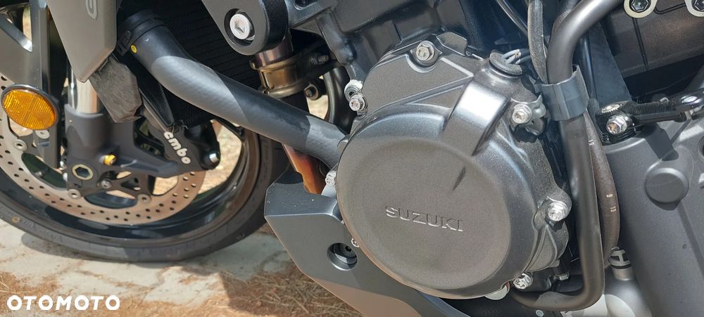 Suzuki GSX 1000 - 14