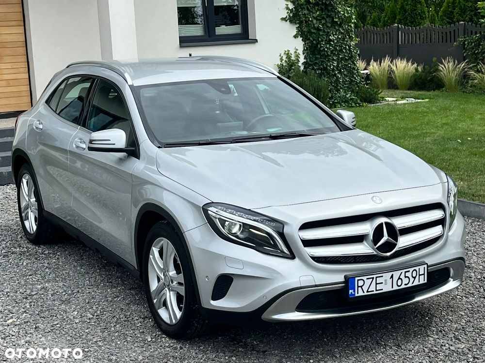 Mercedes-Benz GLA 180 - 10