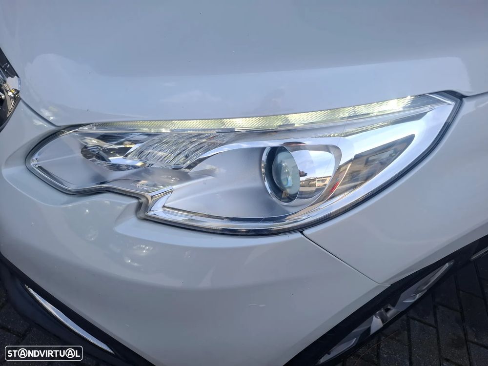 Peugeot 2008 1.2 PureTech Active - 14