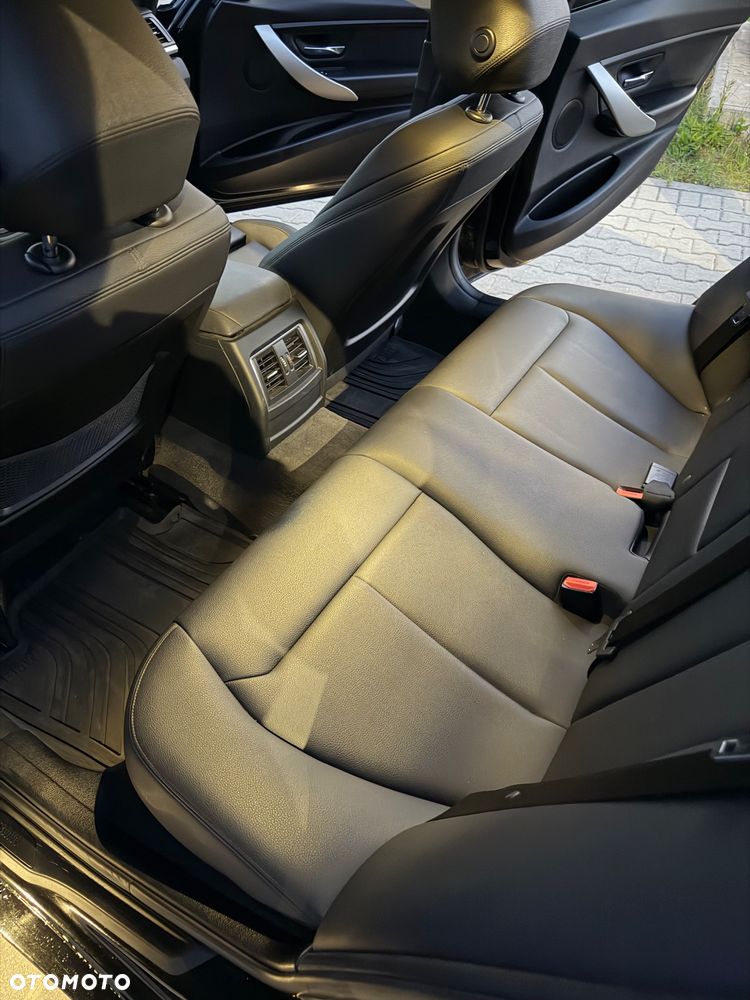 BMW Seria 3 320i xDrive Sport Line - 19