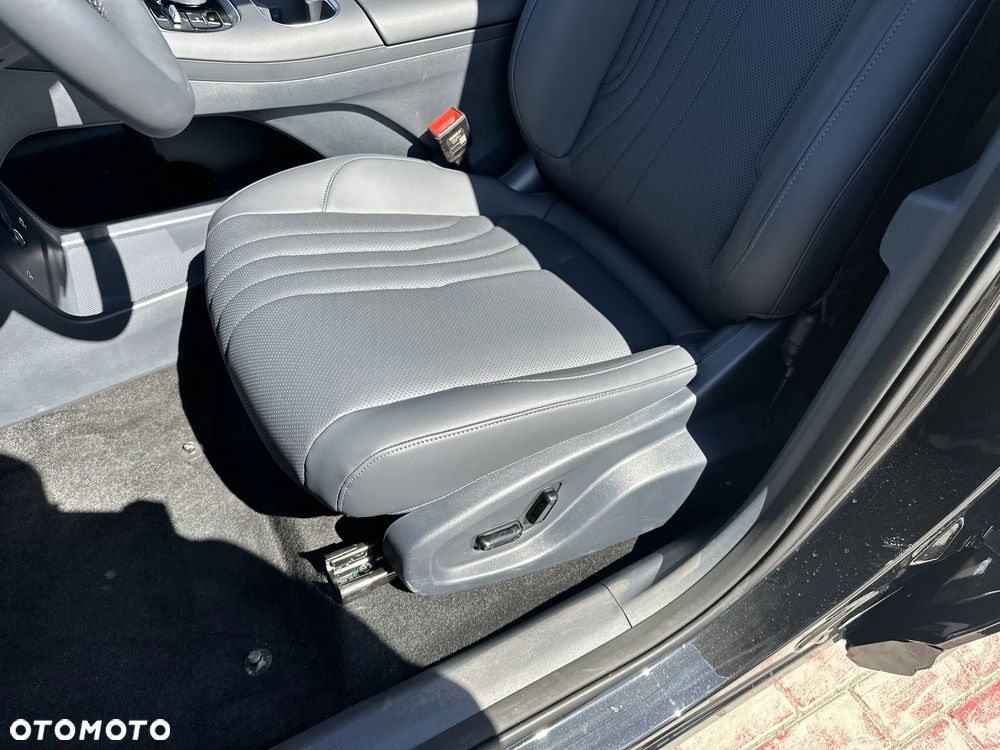 Geely Starray EM-i 1.5 PHEV Pro - 12