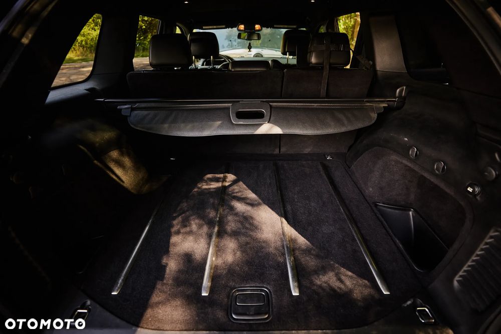 Jeep Grand Cherokee - 30