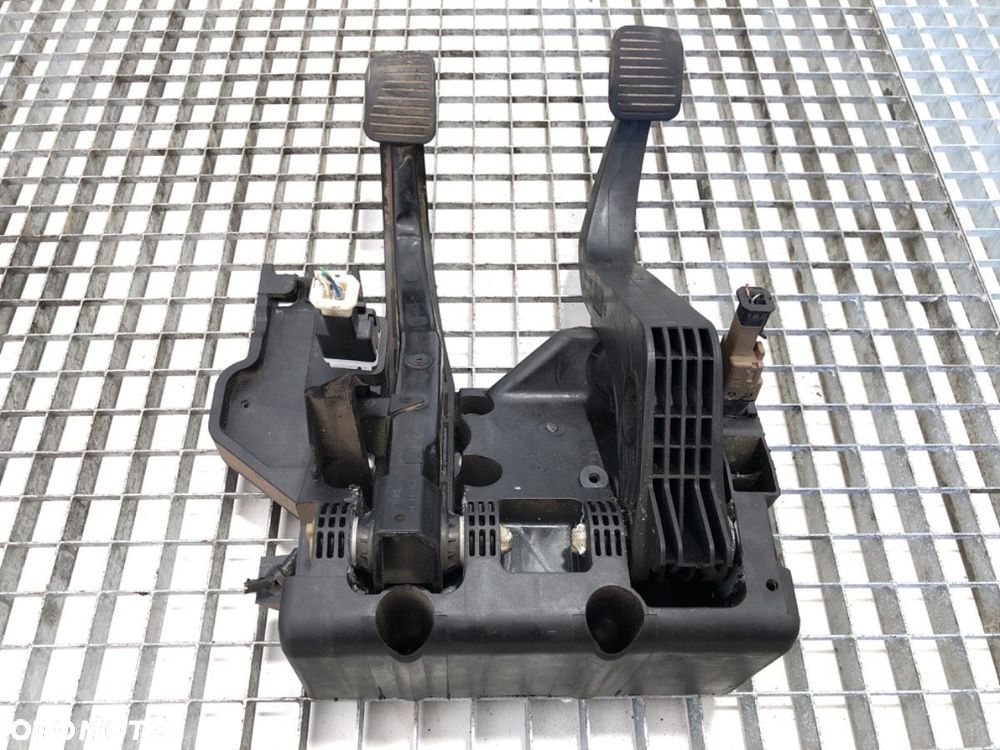 PEDAŁY - 86.00 PLN - FIAT DUCATO Autobus (250_) 2006 - 2022 160 Multijet 3,0 D 115 kW [156 KM] olej - 4