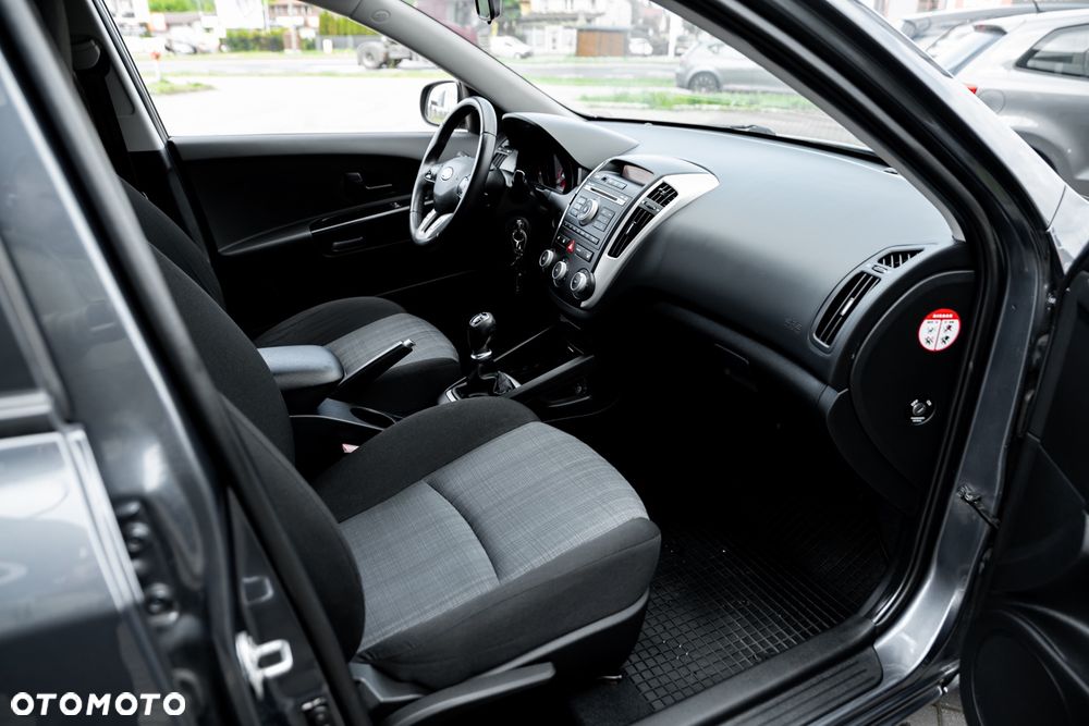 Kia Ceed 1.4 CVVT Spirit - 22