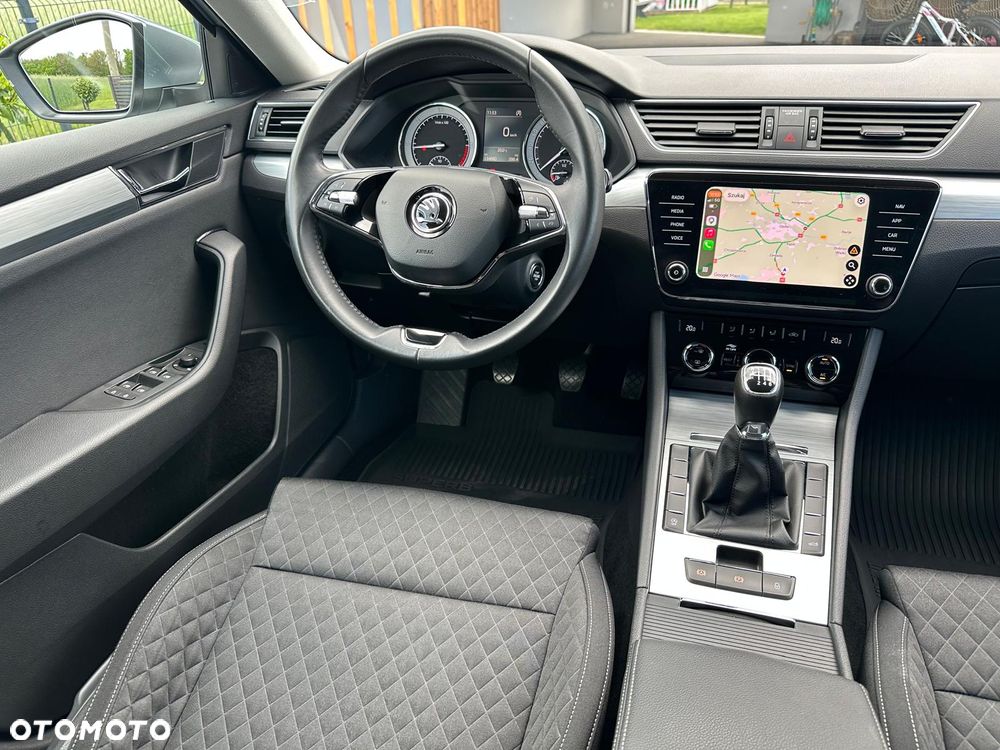Skoda Superb 2.0 TDI Ambition - 17