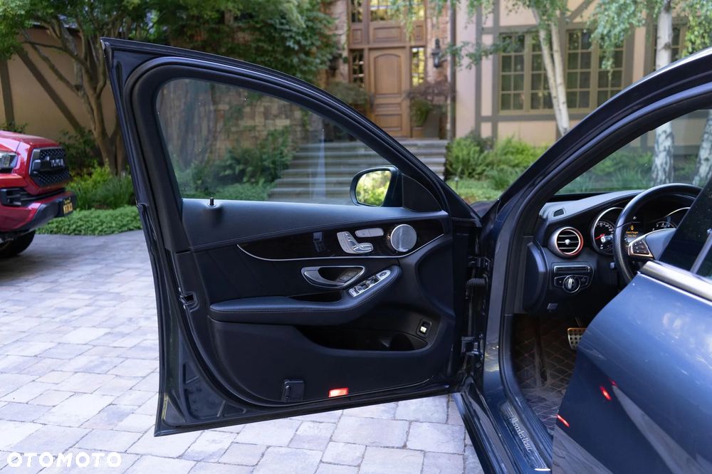 Mercedes-Benz Klasa C 300 7G-TRONIC AMG Line - 12