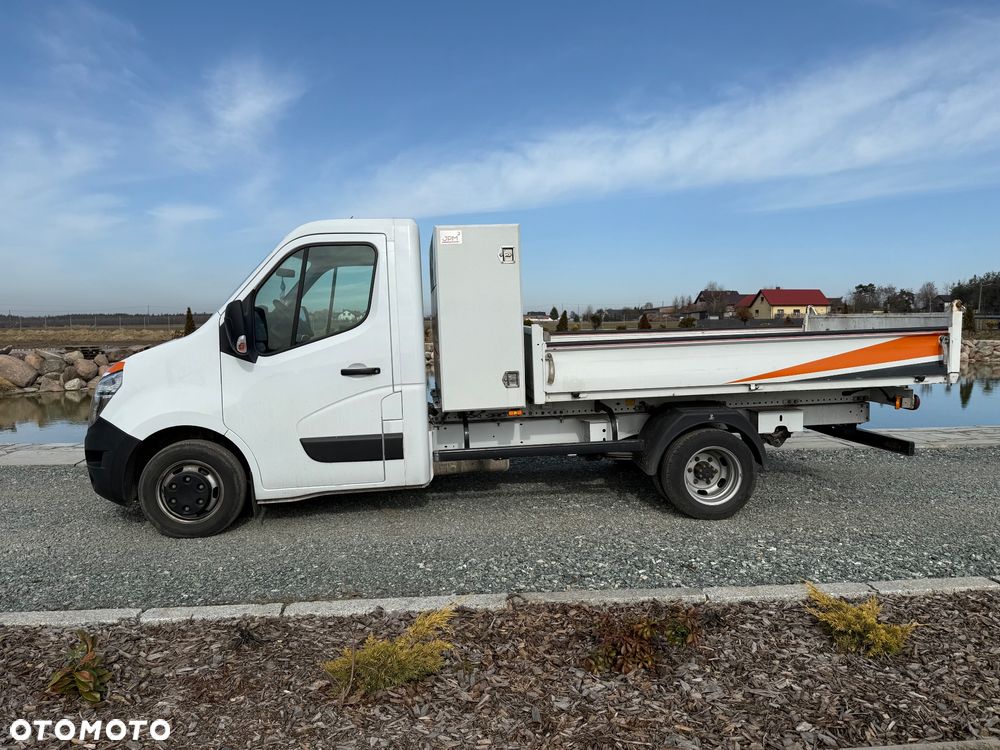 Nissan Interstar - 3