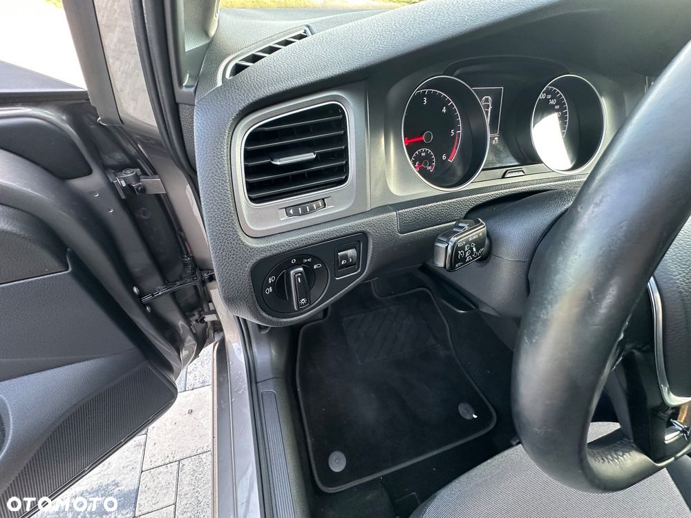 Volkswagen Golf 1.6 BlueTDI Comfortline - 26