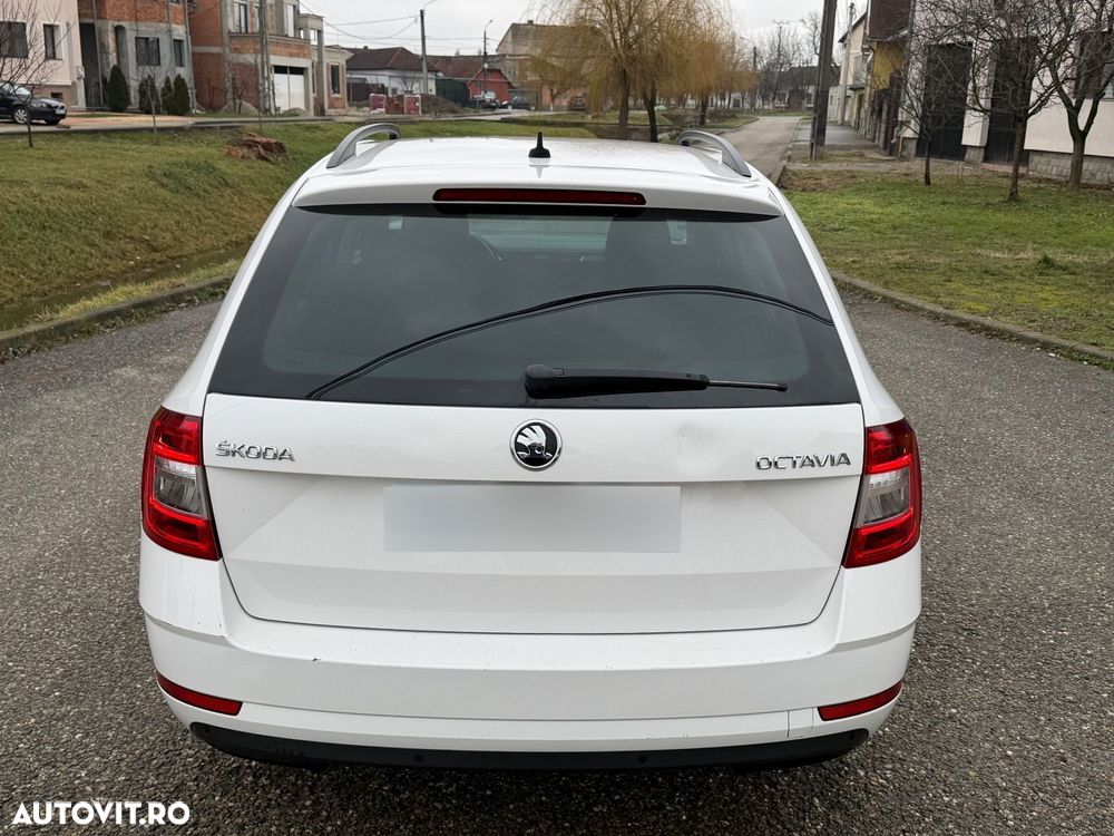 Skoda Octavia 1.6 TDI DSG Style - 25
