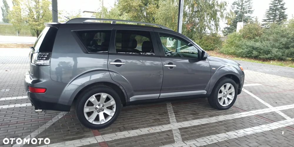Mitsubishi Outlander 2.2 DID Intense + - 10