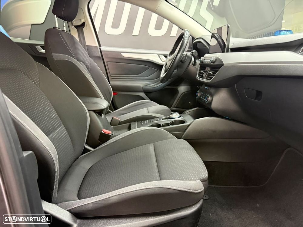 Ford Focus SW 1.0 EcoBoost Titanium Aut. - 32