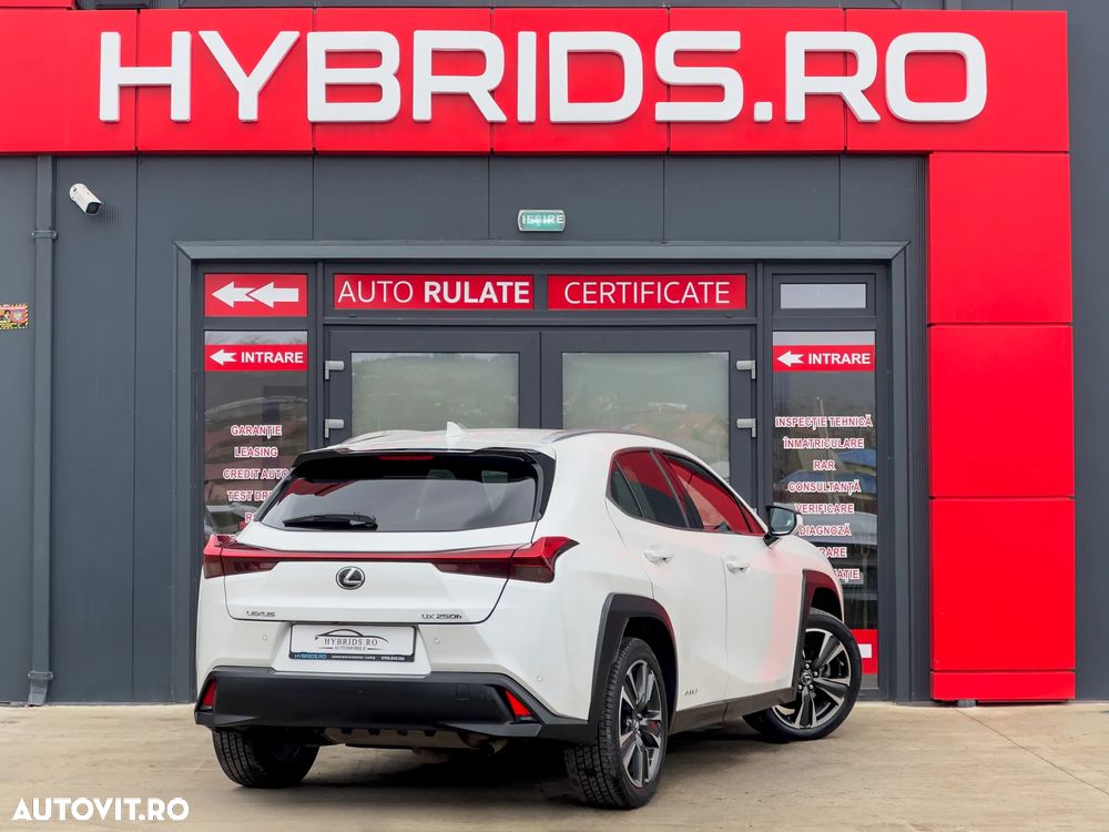 Lexus UX 250h (E-FOUR) Executive Line - 8