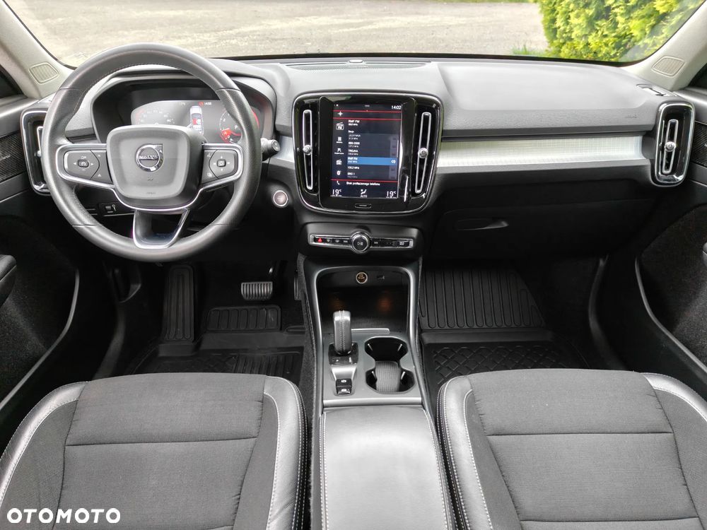 Volvo XC 40 T4 AWD Geartronic Momentum Pro - 14
