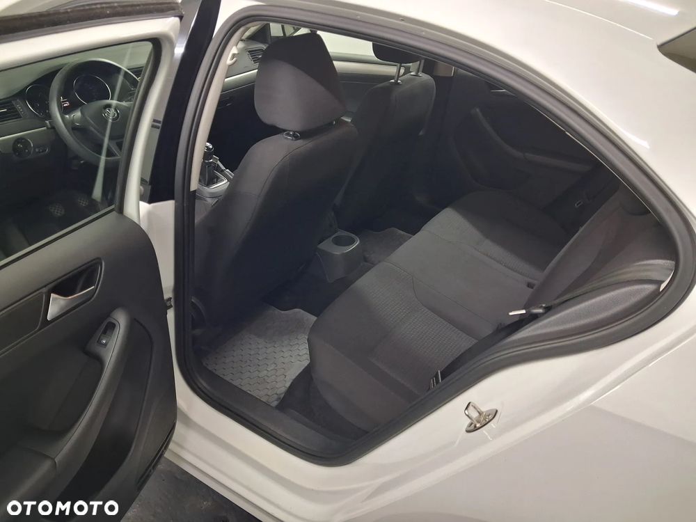 Volkswagen Jetta 2.0 TDI DPF BMT Trendline - 8