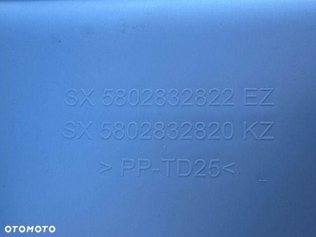 Osłona słupka lewa Iveco Daily 5802832822 blaszak - 2