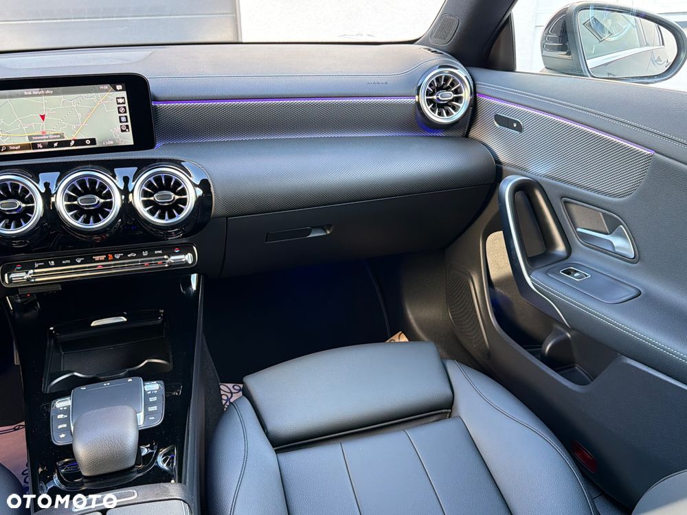 Mercedes-Benz CLA 200 d Progressive 8G-DCT - 19