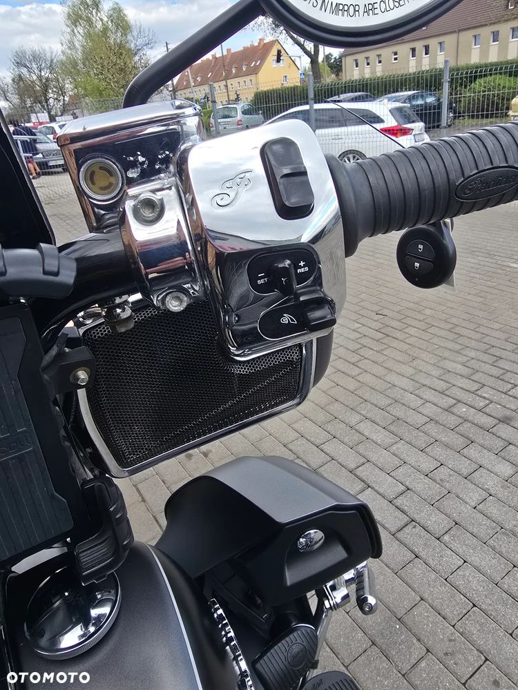 Indian Roadmaster - 24